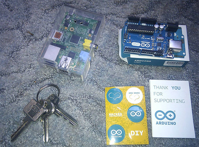 unboxing raspberry pi vs arduino uno