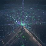 Visualisierung eines dichten städtischen Sensornetzwerks, das Daten von Gebäuden und Verkehrsleuchten zu einem zentralen Cloud-Kern sammelt und die Echtzeitüberwachung von Umweltbelastungen darstellt.