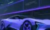 Ein futuristisches Elektroauto fährt nachts durch eine moderne Metropole mit leuchtenden Neonfarben und einem holografischen Dashboard, das vernetzte Daten visualisiert.