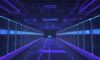 Ein futuristisches Rechenzentrum mit Serverreihen, die von blauem und violettem Licht beleuchtet werden, kombiniert mit schwebenden Hologrammen von Datenvisualisierungen und neuronalen Netzen als Symbol für AIOps.